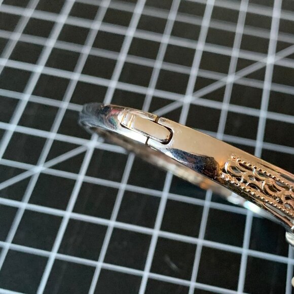 STS Karis Silver Bangle - Picture 8 of 8